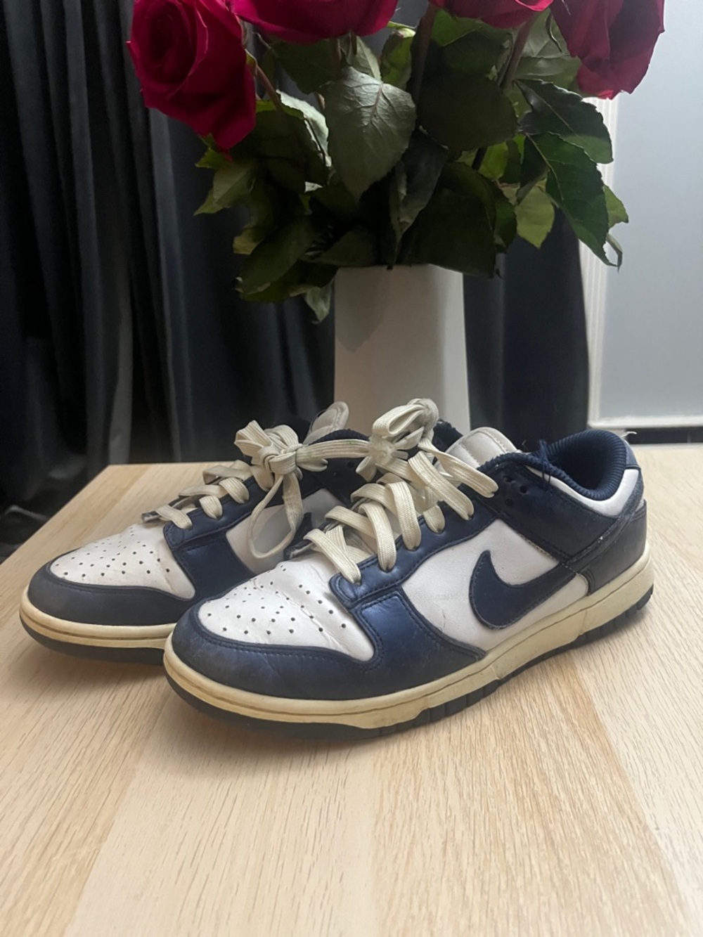 Nike Men's Low-Top Sneakers in White and Navy